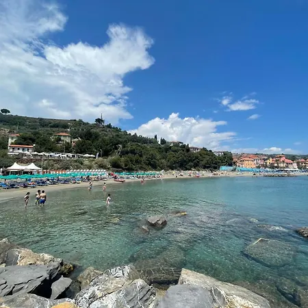 Le Terrazze Del Geco A - Slr300 By Interhome